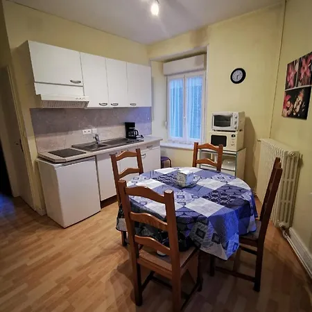 Les Geraniums Apartment *