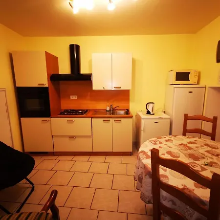 Les Geraniums Apartment